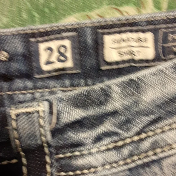 Miss Me Embellished silver shorts size 28 - Picture 3 of 10